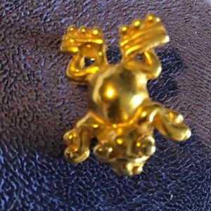 Alva Studio gold gilt frog pin